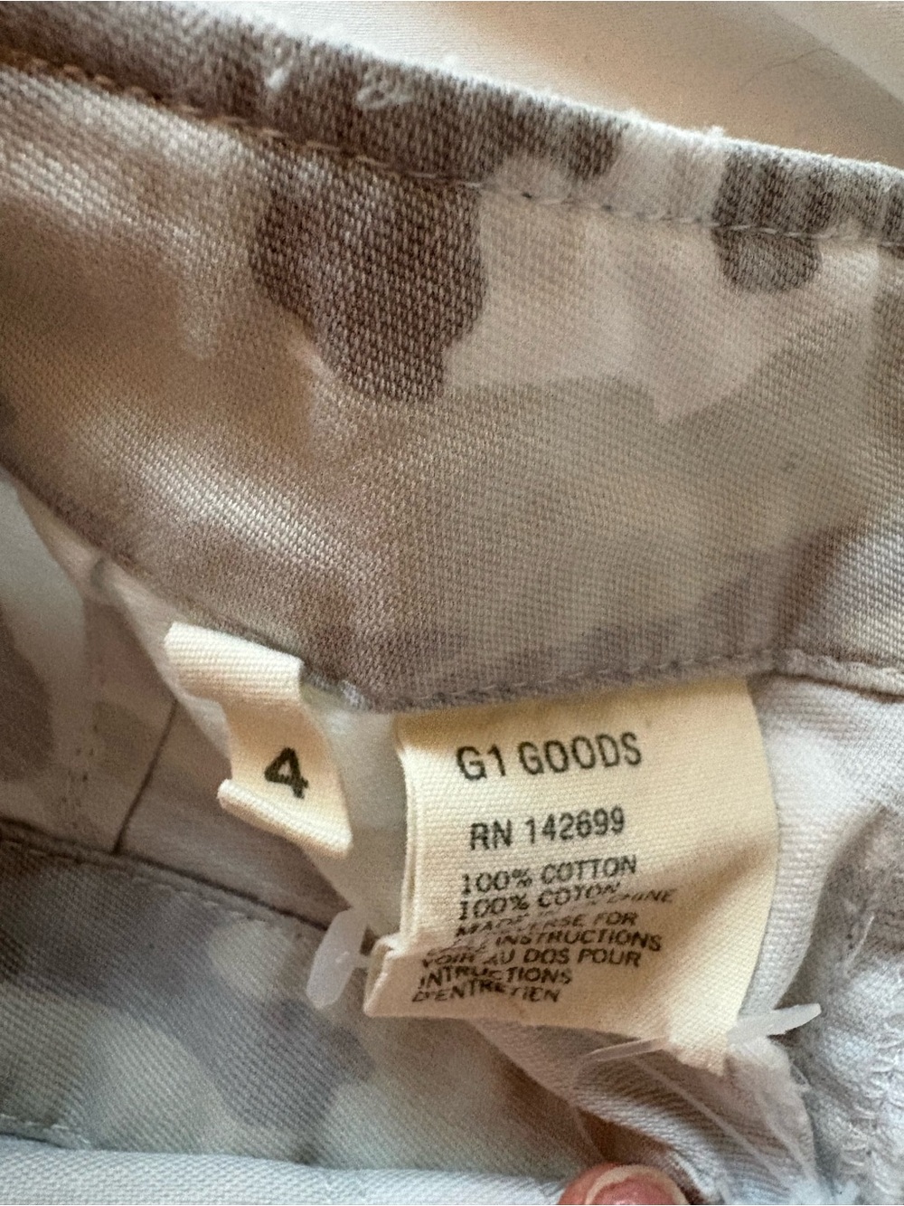 Women’s G1 Goods cargo camo shorts - Picture 2 of 4